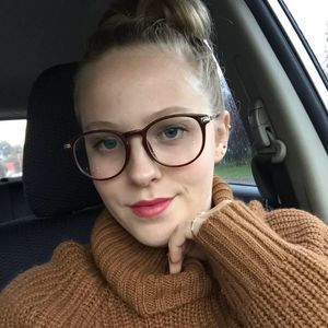 Meet your Posher, Sabrina